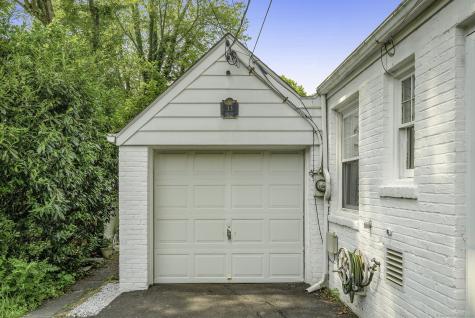 33 Halsey Drive Greenwich CT 06870