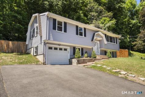 6 Snowapple Lane Milford CT 06460