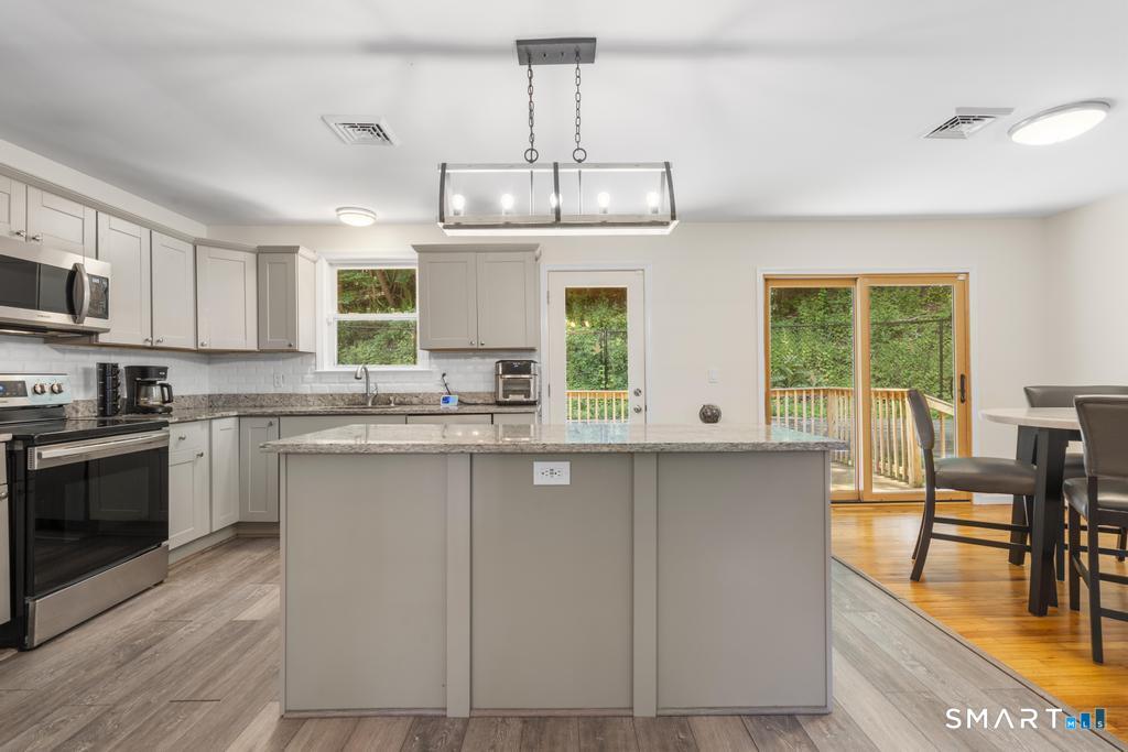 6 Snowapple Lane Milford CT 06460