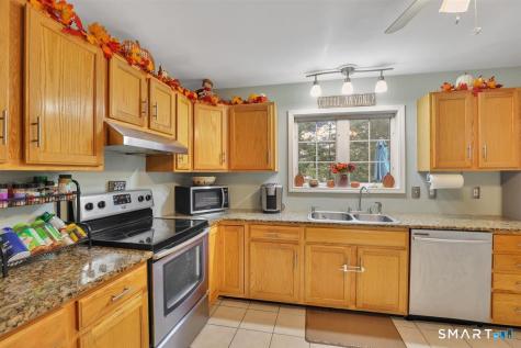 17 Beacon Street Manchester CT 06042