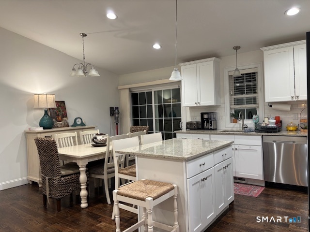 63 Yorktown Ridge Waterbury CT 06704