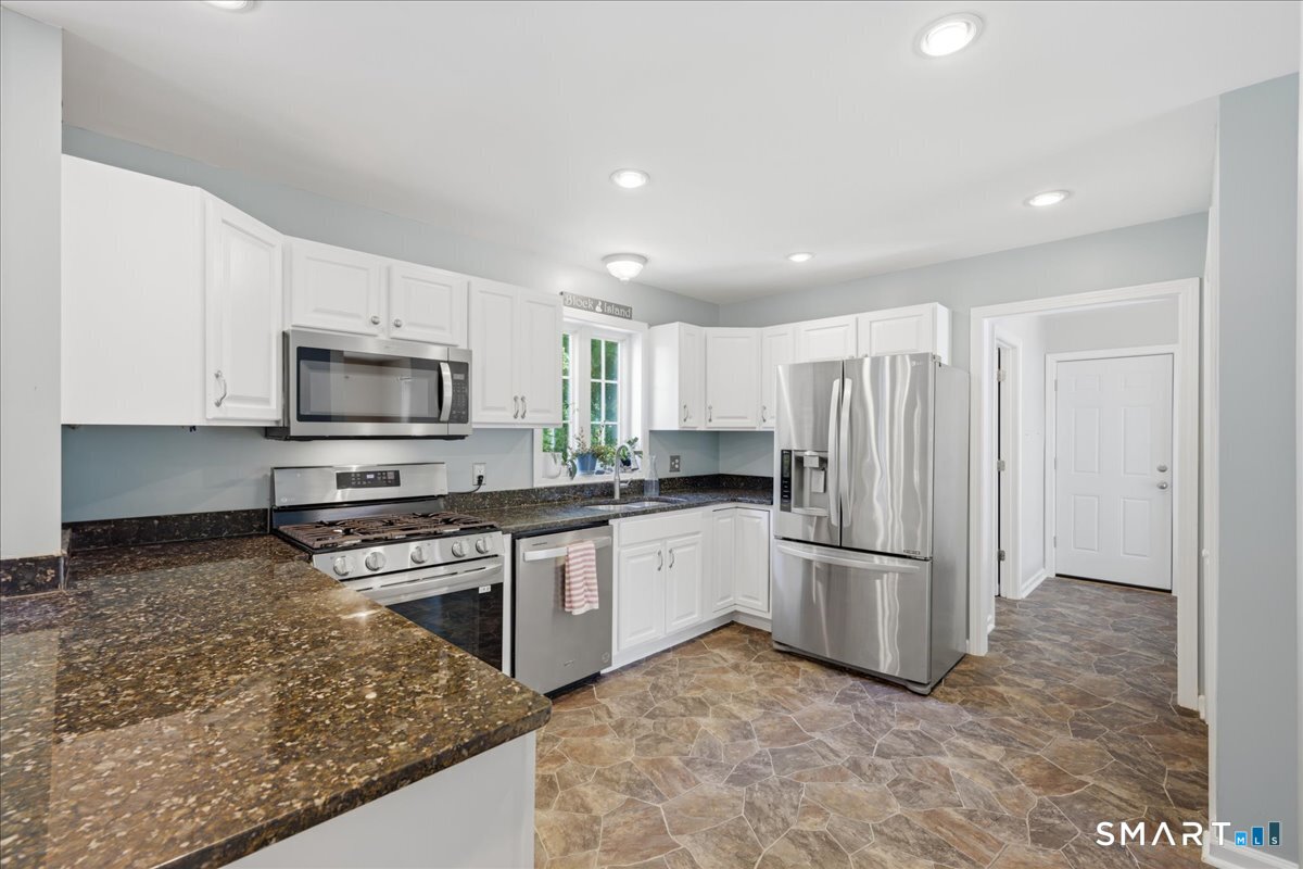 23 Swan Lane Groton CT 06355