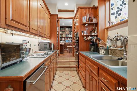 29 Old Forty Acre Mountain Road Danbury CT 06811