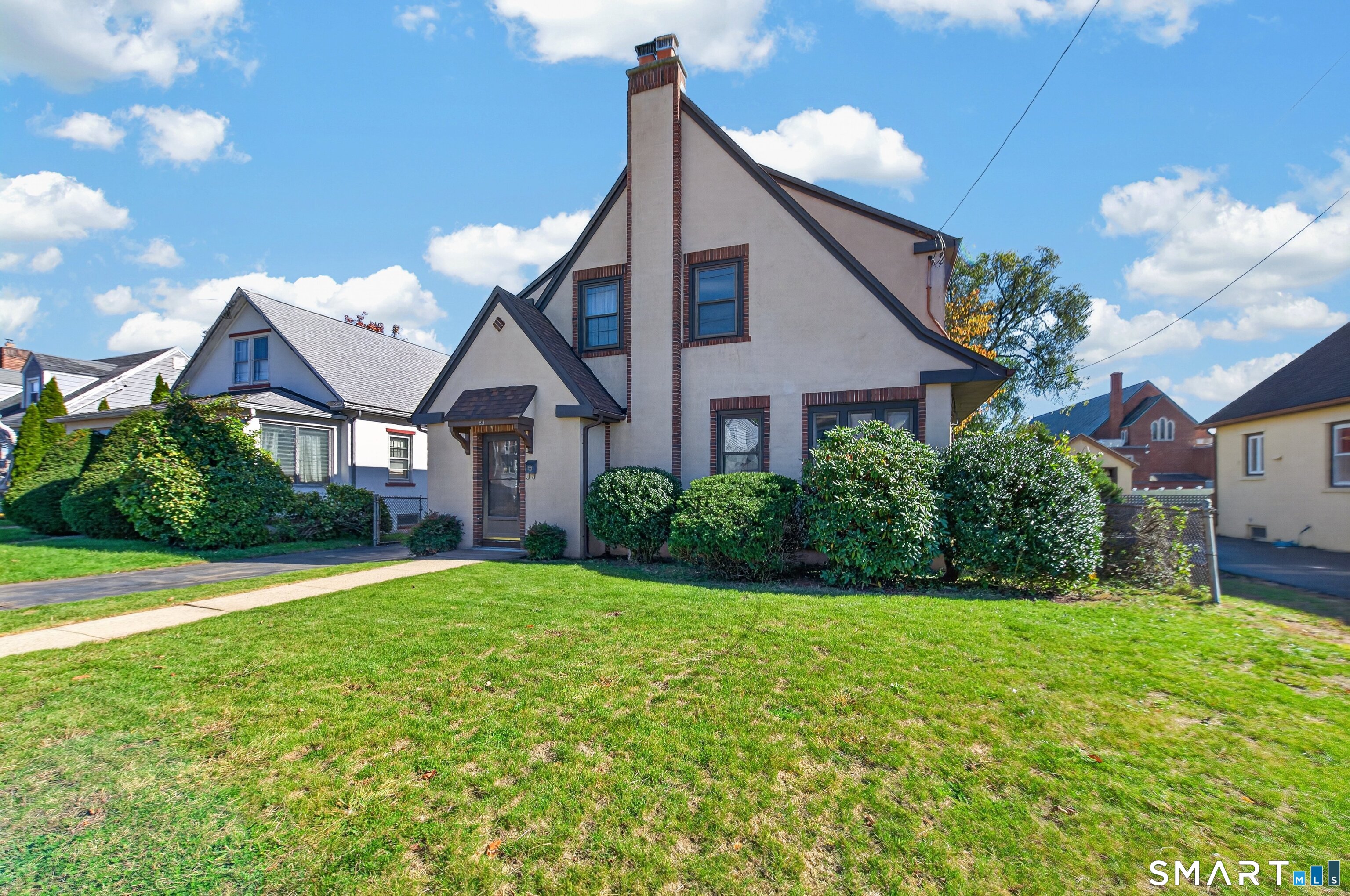 83 Bradley Avenue East Haven CT 06512