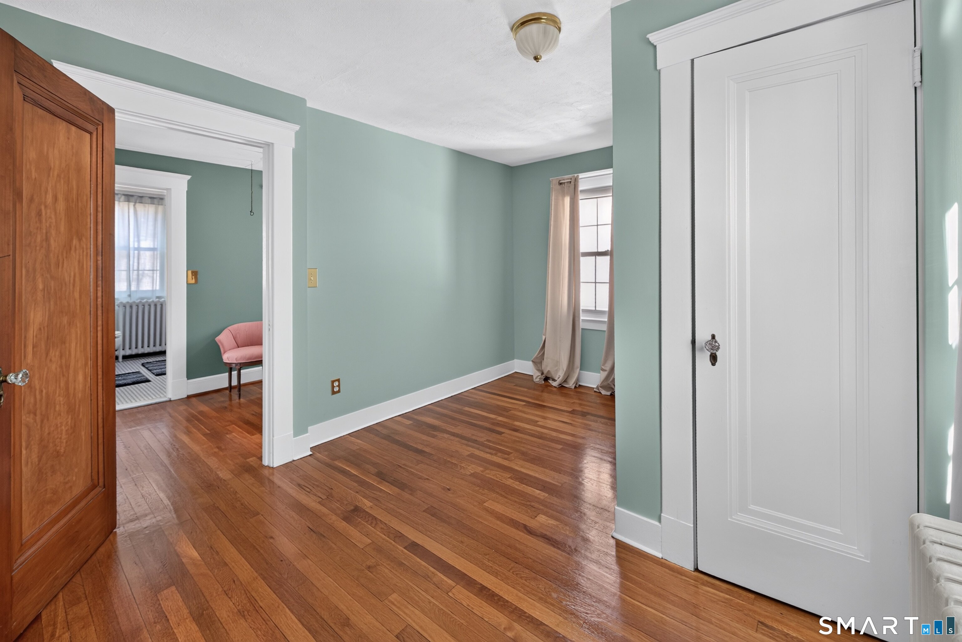 83 Bradley Avenue East Haven CT 06512