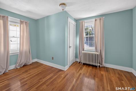 83 Bradley Avenue East Haven CT 06512