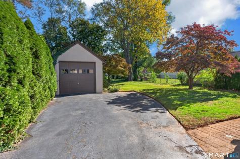 83 Bradley Avenue East Haven CT 06512