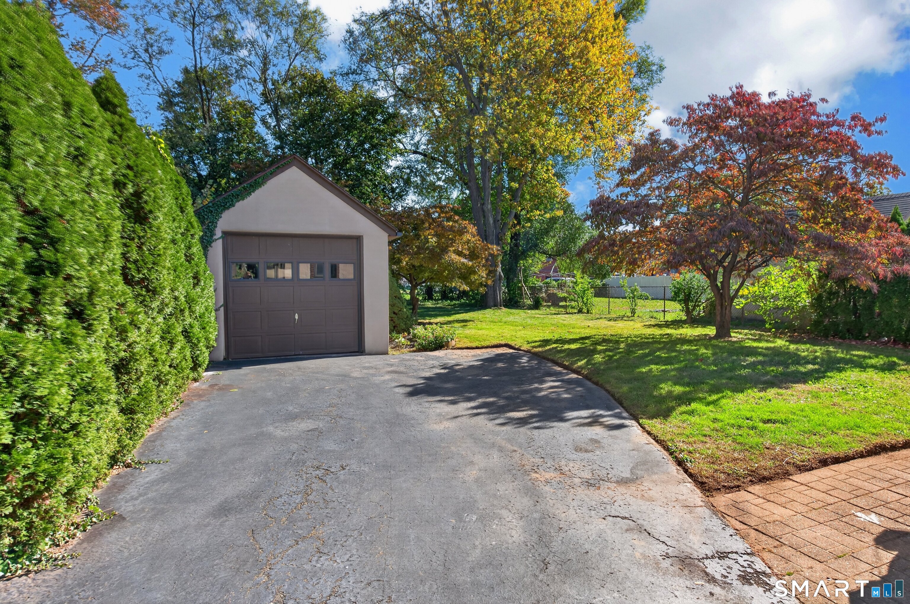 83 Bradley Avenue East Haven CT 06512