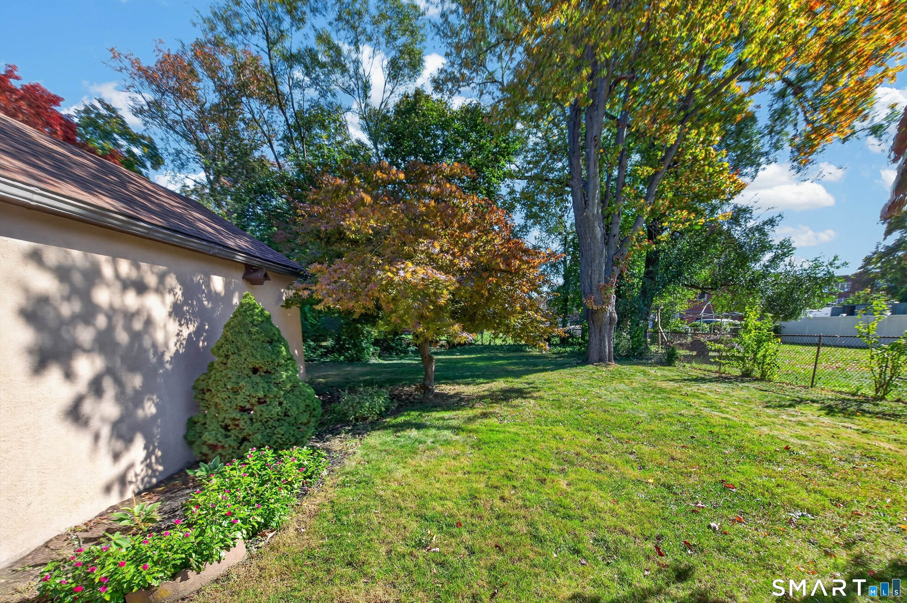 83 Bradley Avenue East Haven CT 06512