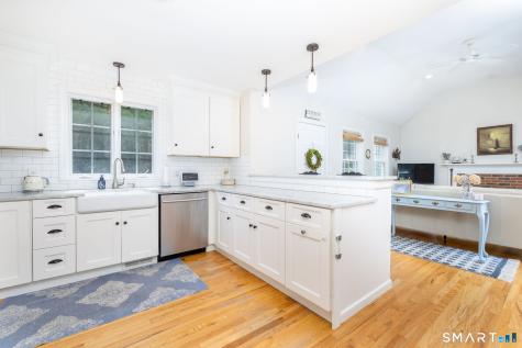 54 Pleasant Valley Road Clinton CT 06413