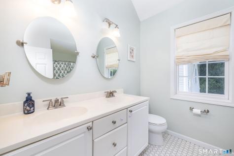 54 Pleasant Valley Road Clinton CT 06413