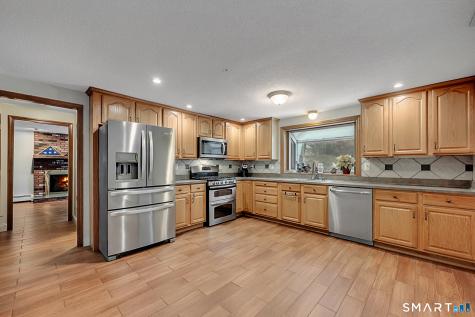 40 Homestead Lane Avon CT 06001