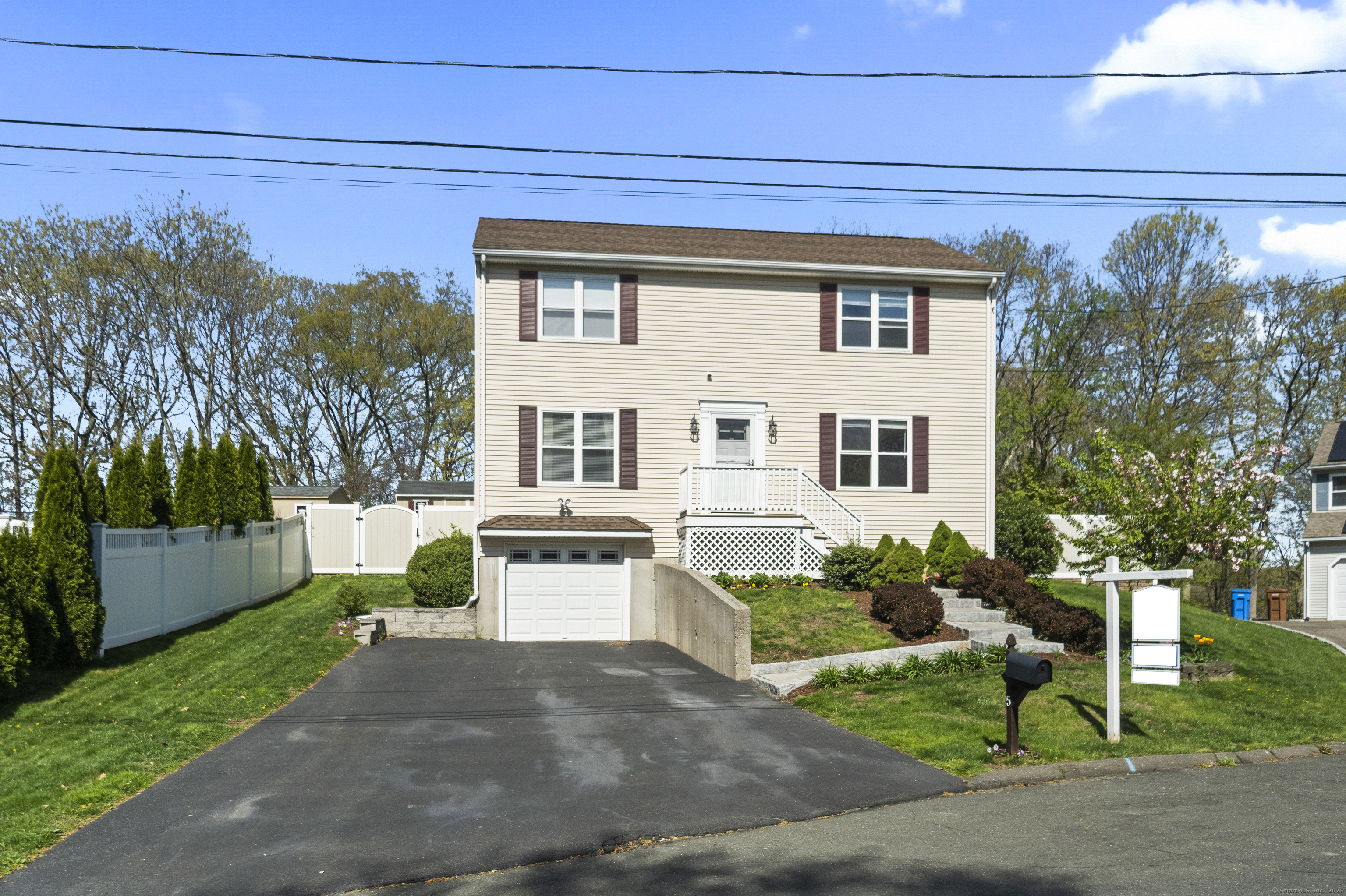5 Ridge Lane Shelton CT 06484