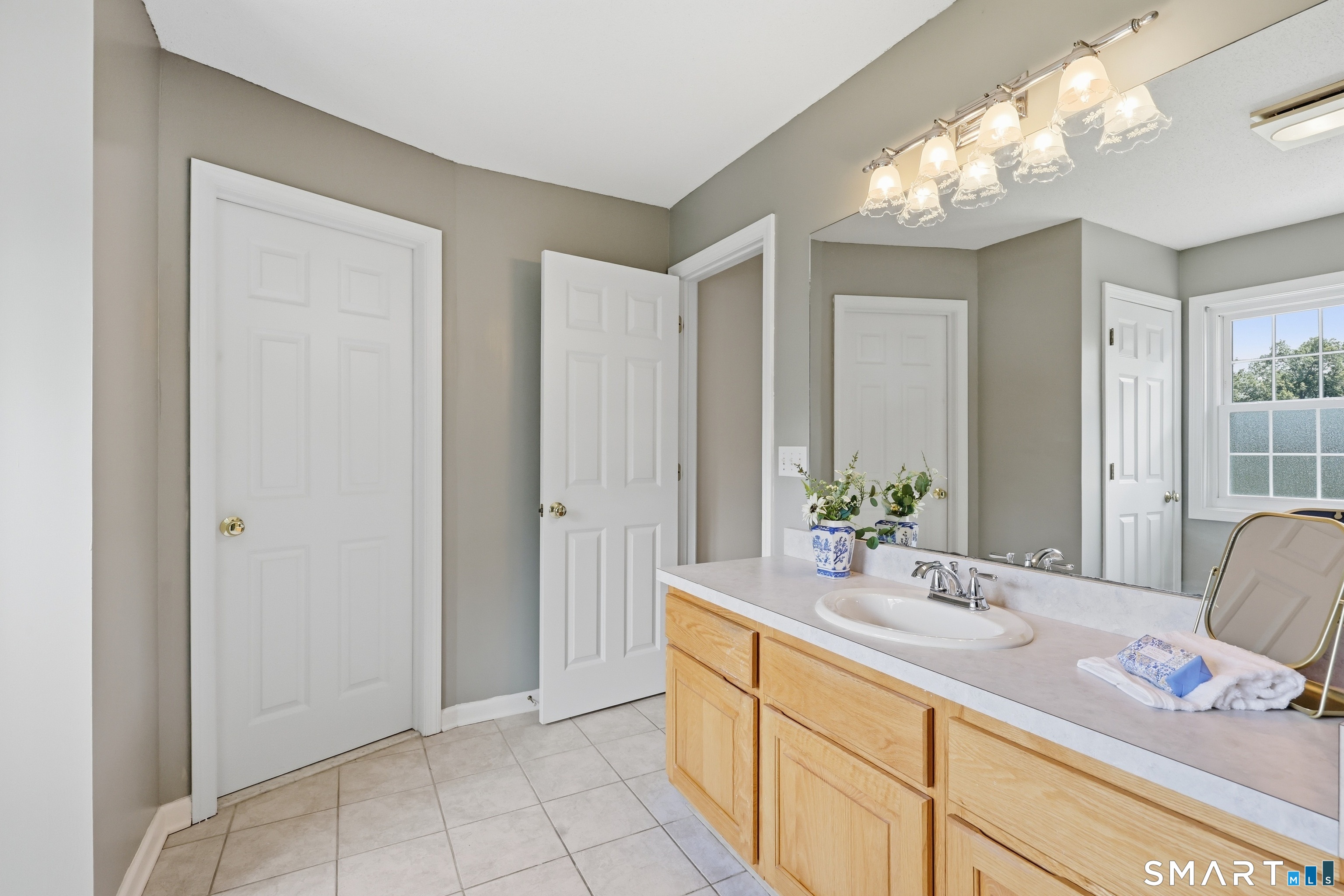 279 Congdon Street Middletown CT 06457
