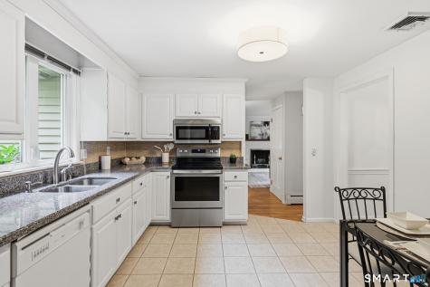 30 Riverview Drive Suffield CT 06078
