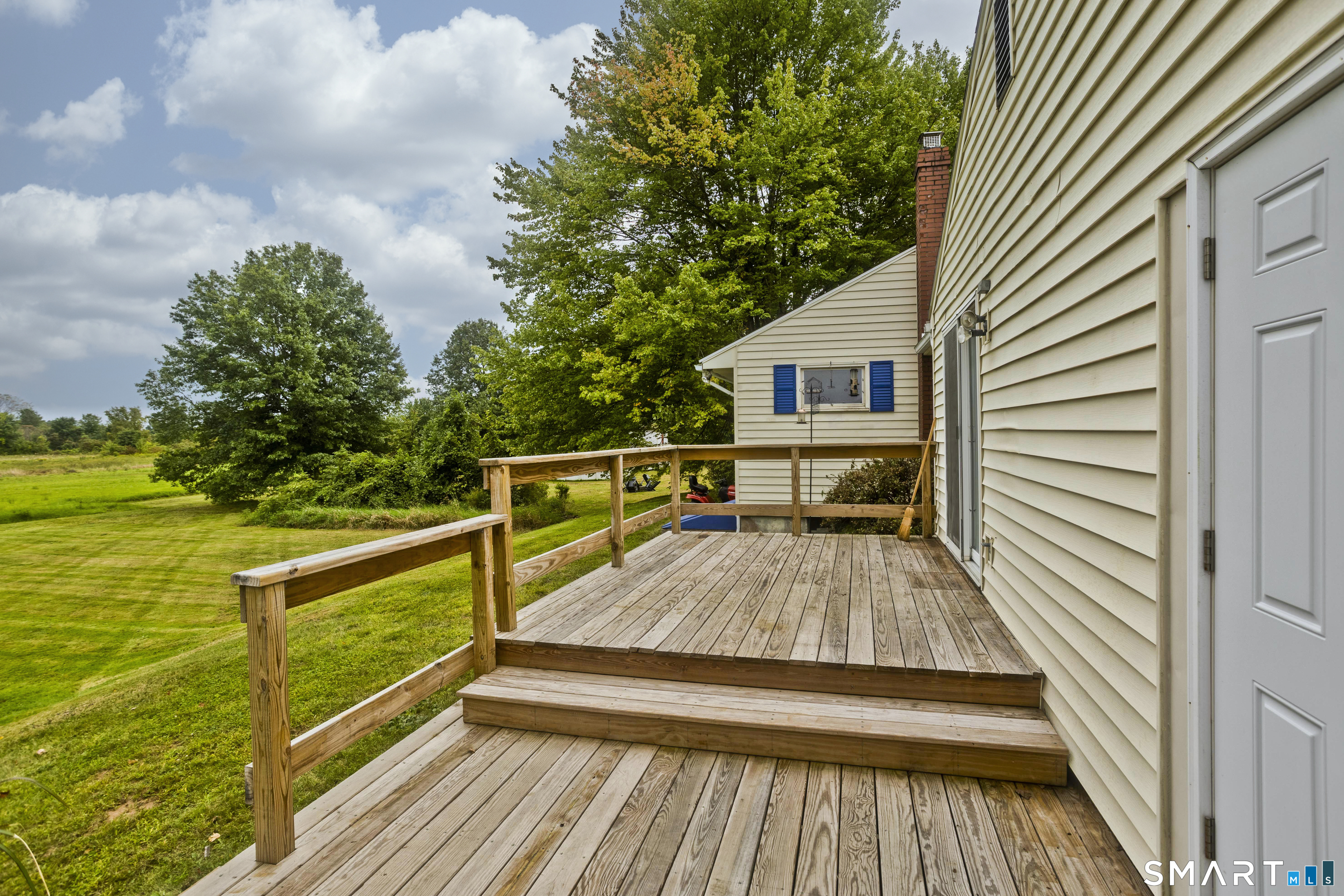 890 North Street Suffield CT 06078