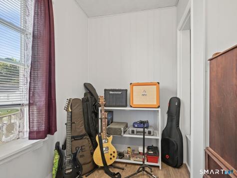 64 Glendale Avenue Bridgeport CT 06606