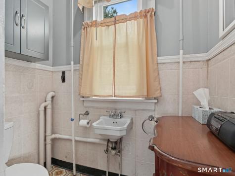 64 Glendale Avenue Bridgeport CT 06606