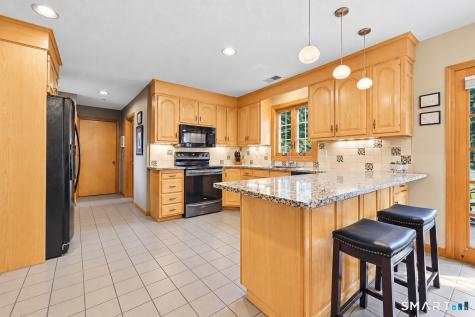 48 Hawthorne Mead Drive Glastonbury CT 06033
