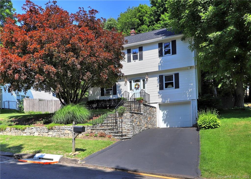 132 Red Robin Road Naugatuck CT 06770