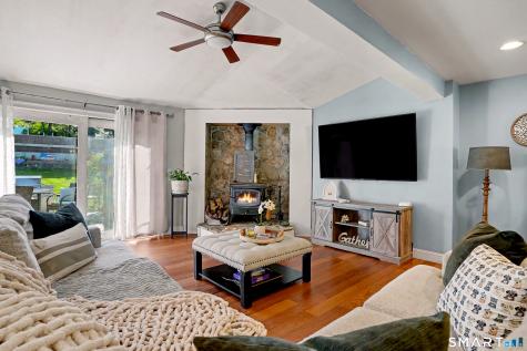 33 Stendahl Drive Shelton CT 06484