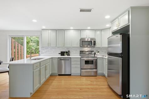 20 Abbe Road Enfield CT 06082