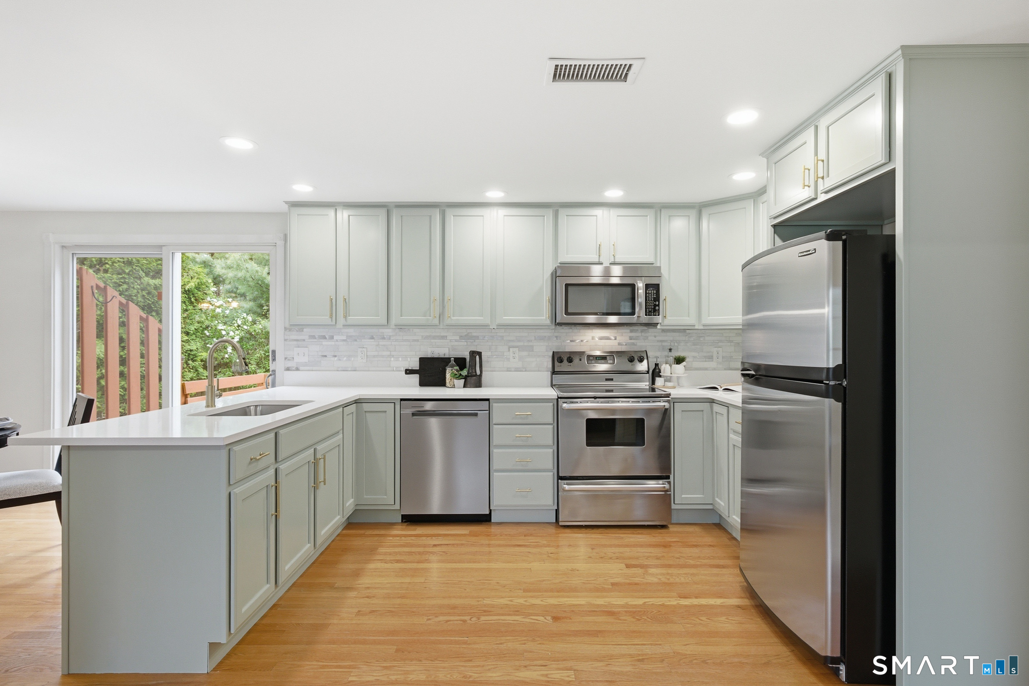 20 Abbe Road Enfield CT 06082
