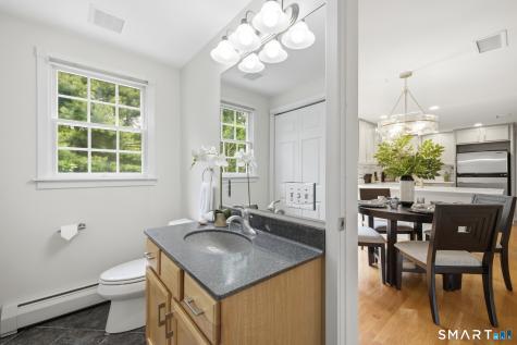 20 Abbe Road Enfield CT 06082