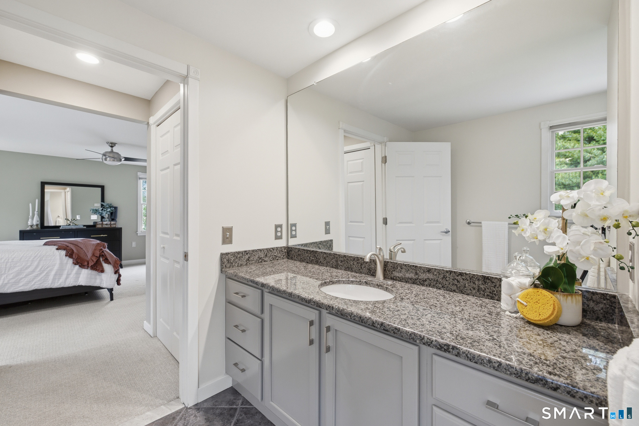 20 Abbe Road Enfield CT 06082