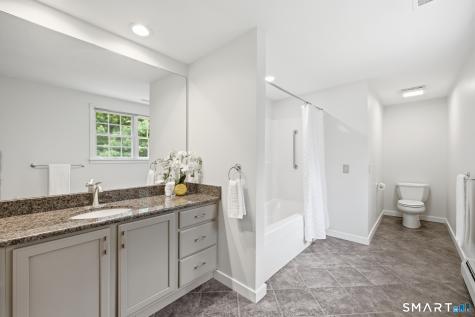 20 Abbe Road Enfield CT 06082