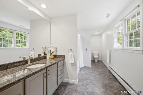 20 Abbe Road Enfield CT 06082