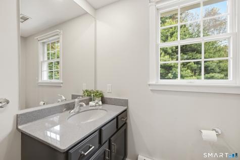 20 Abbe Road Enfield CT 06082