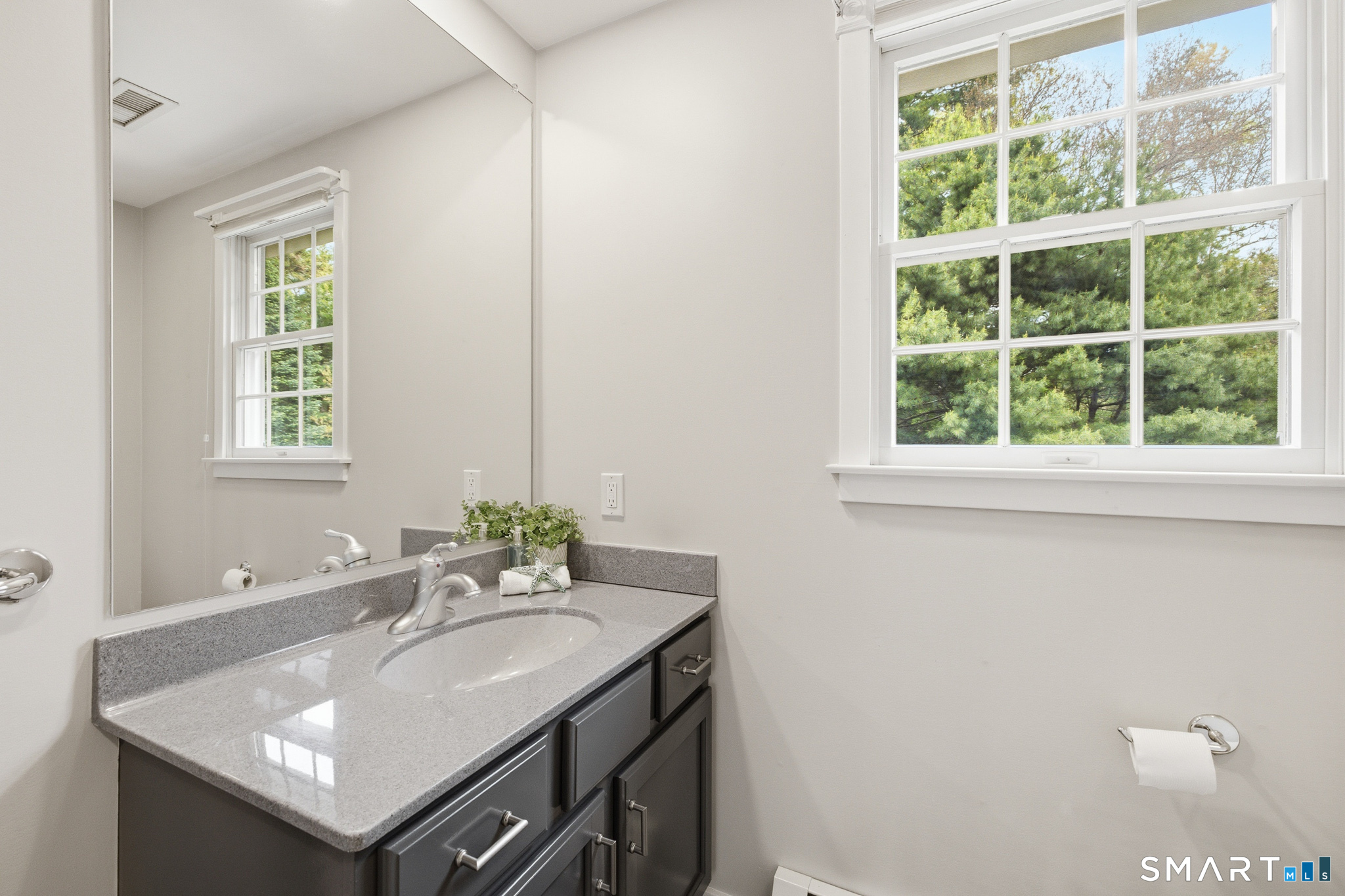 20 Abbe Road Enfield CT 06082