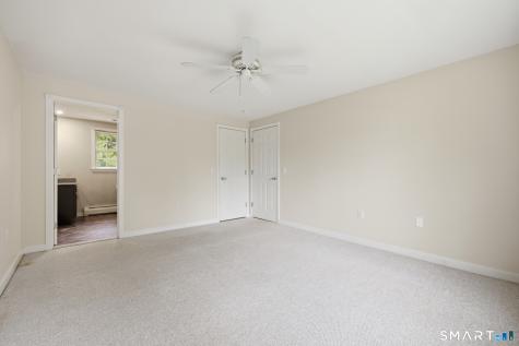 20 Abbe Road Enfield CT 06082