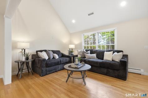 20 Abbe Road Enfield CT 06082