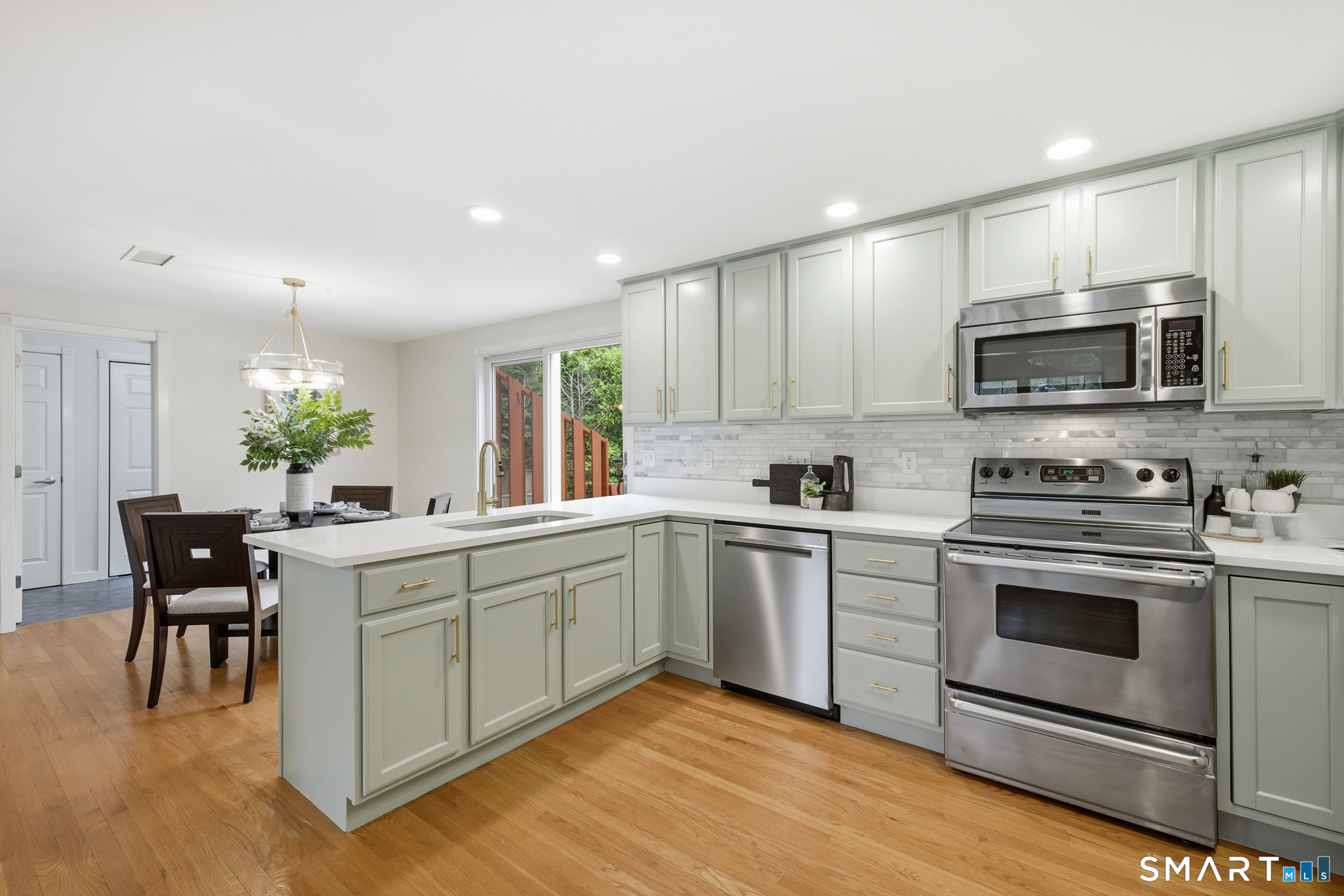 20 Abbe Road Enfield CT 06082