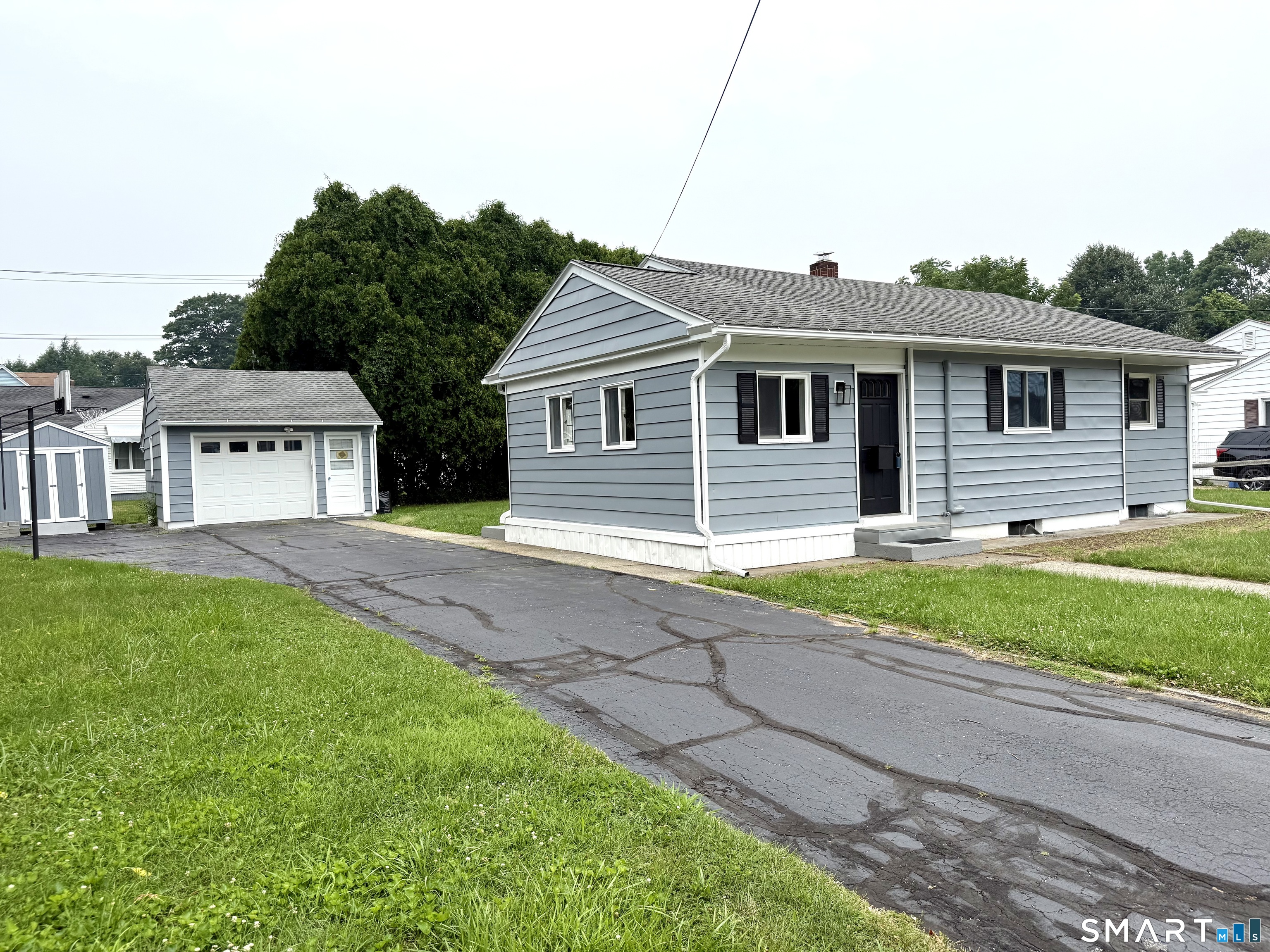 17 Jones Court Norwich CT 06360