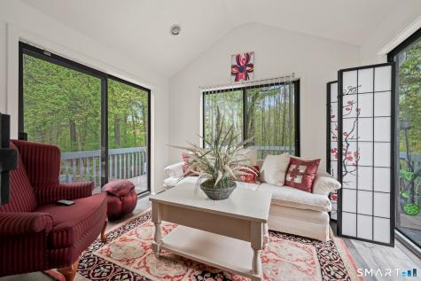 22 Walts Hill Bloomfield CT 06002