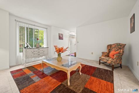 22 Walts Hill Bloomfield CT 06002