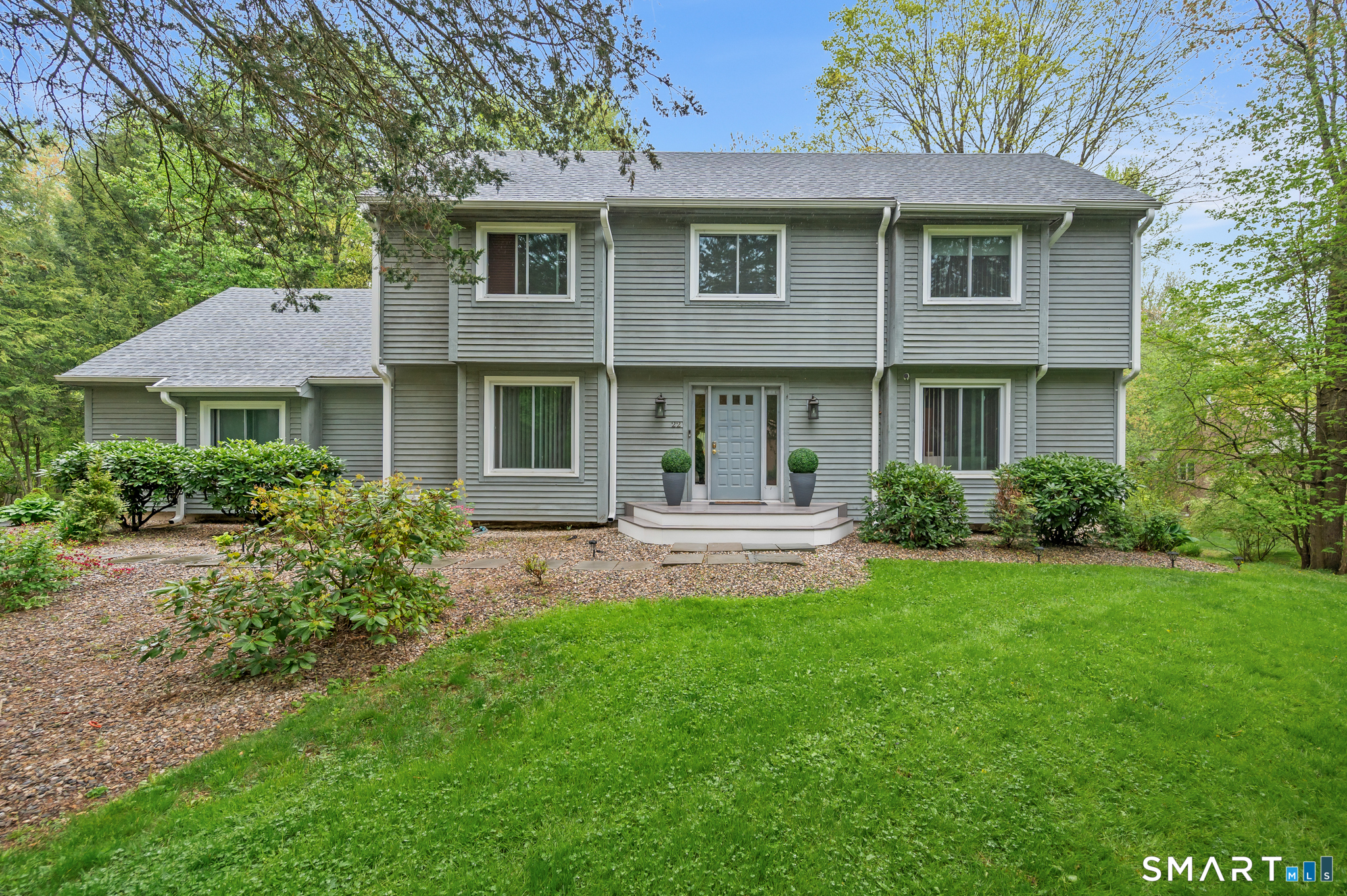 22 Walts Hill Bloomfield CT 06002