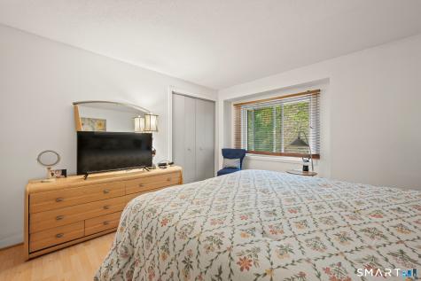 22 Walts Hill Bloomfield CT 06002