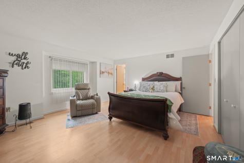 22 Walts Hill Bloomfield CT 06002