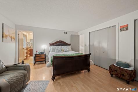 22 Walts Hill Bloomfield CT 06002