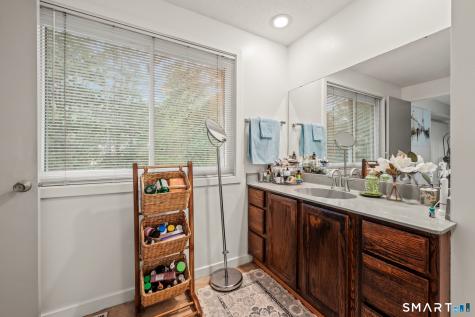22 Walts Hill Bloomfield CT 06002