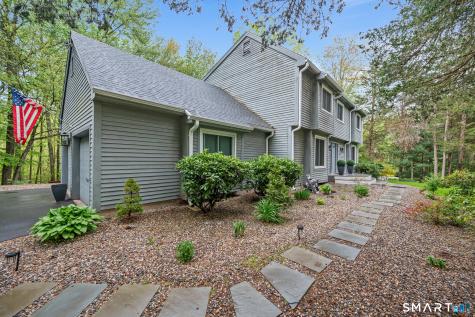 22 Walts Hill Bloomfield CT 06002