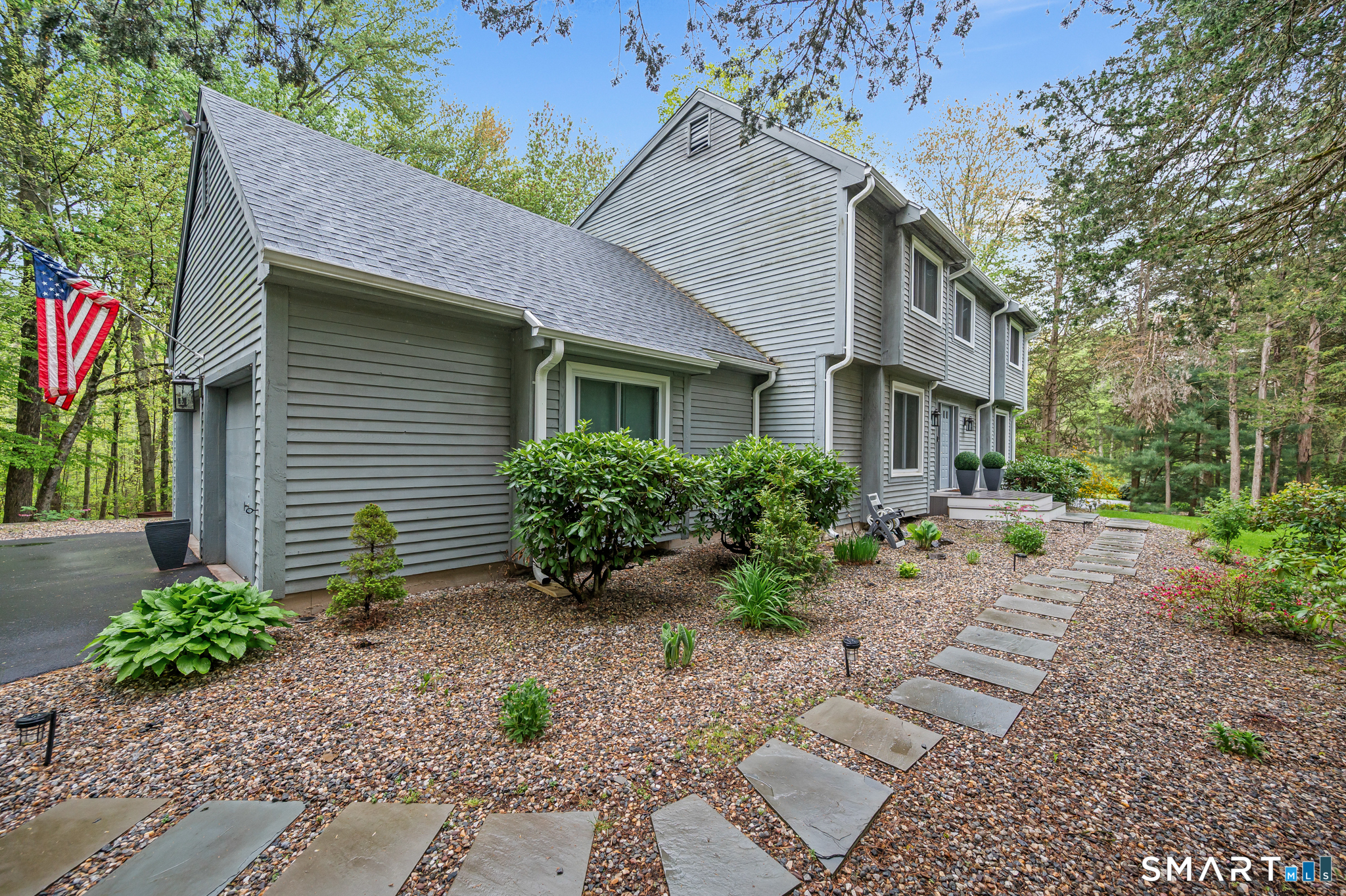 22 Walts Hill Bloomfield CT 06002