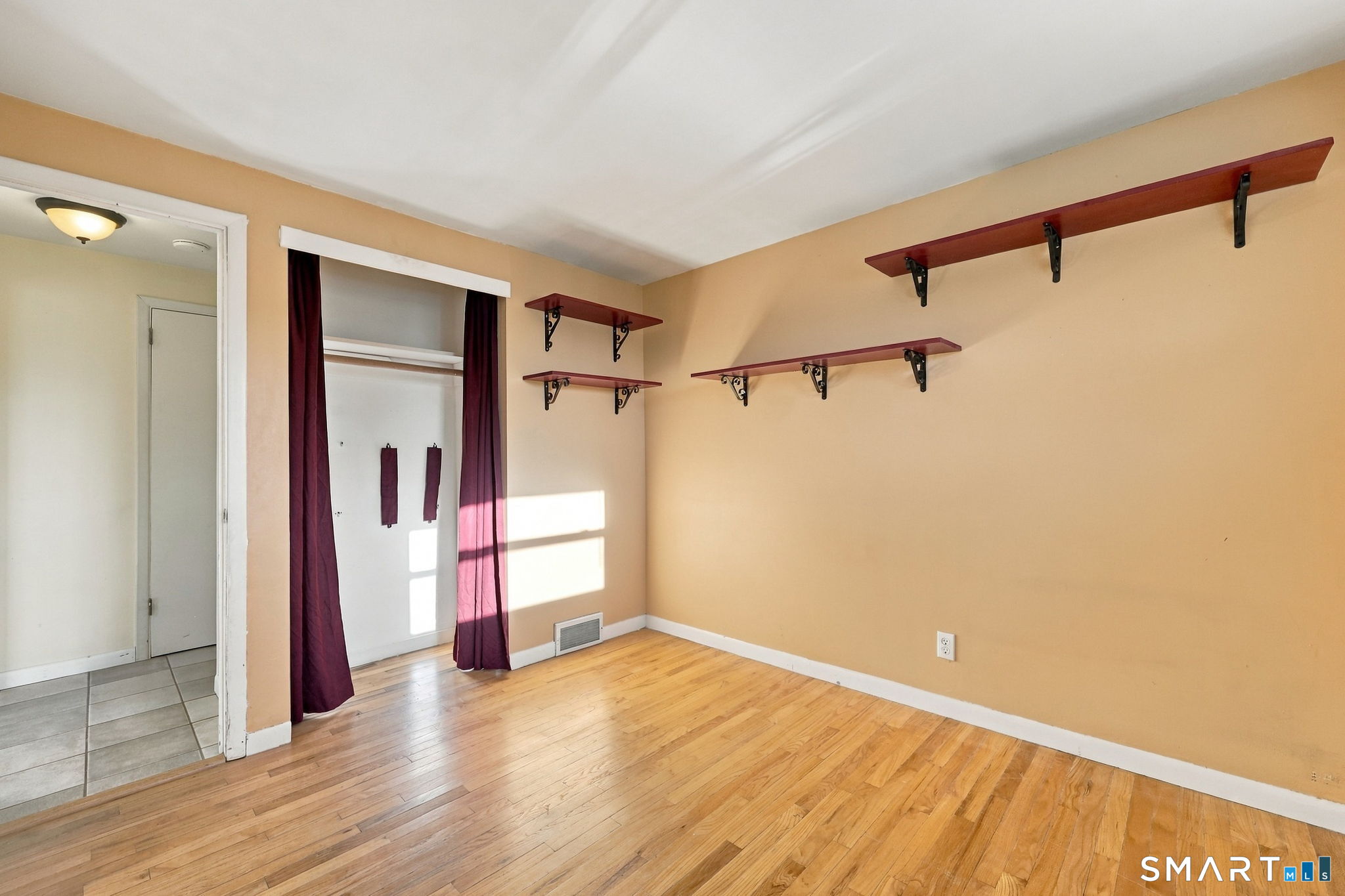 10 Thomas Street South Windsor CT 06074