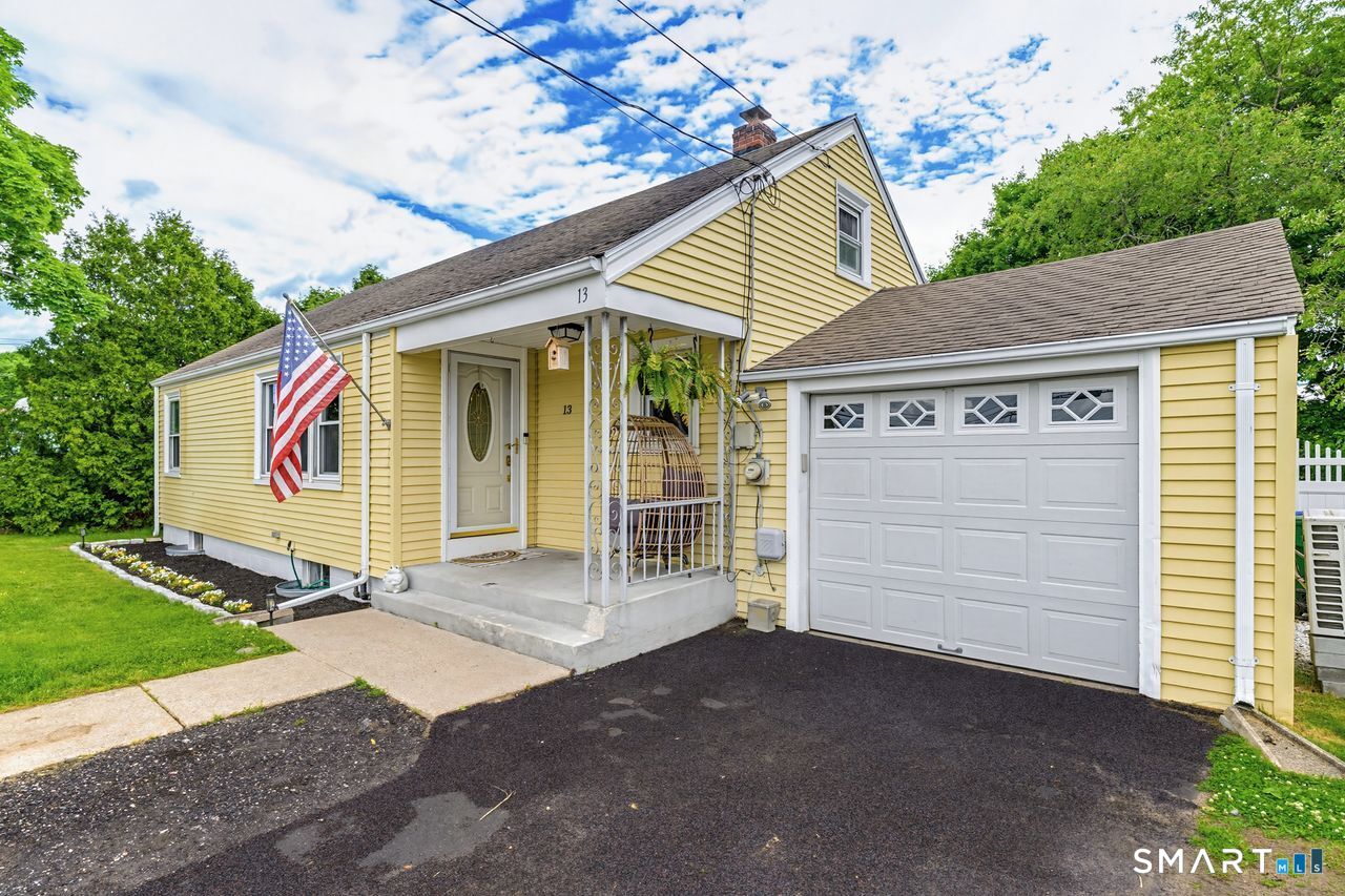 13 Miner Avenue Waterford CT 06385