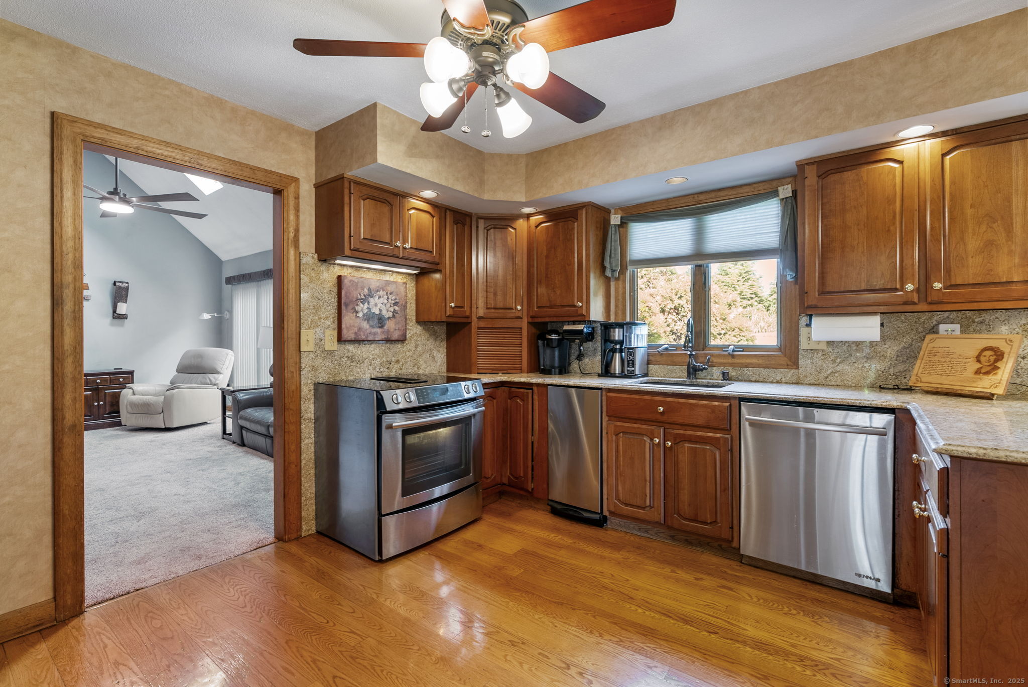 10 Cleary Lane Windsor CT 06095