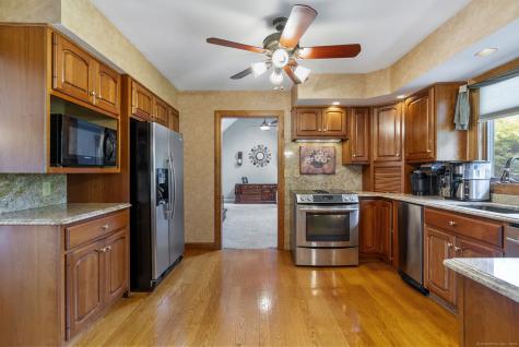 10 Cleary Lane Windsor CT 06095